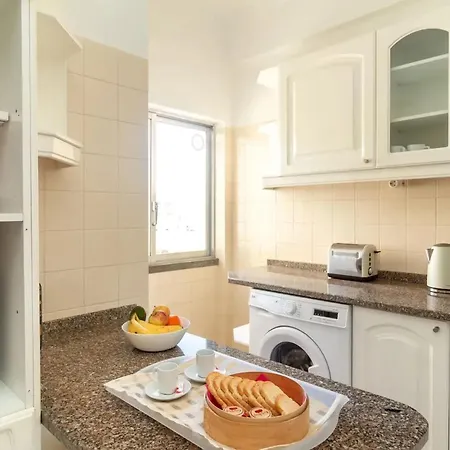 Spacious In With Parking Included 公寓 *