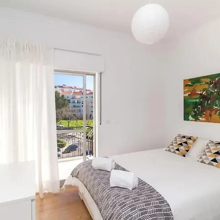 Spacious In With Parking Included 公寓 埃斯托利尔