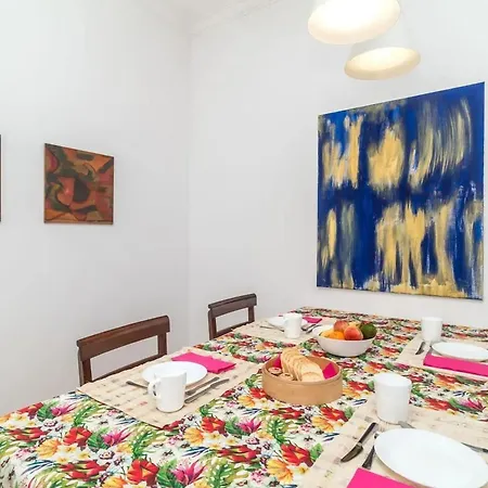公寓 Spacious In With Parking Included 埃斯托利尔