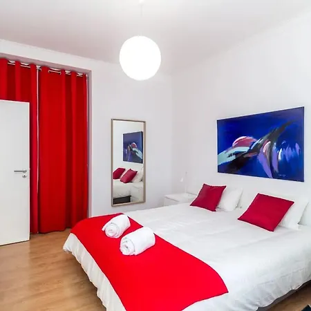 Spacious In With Parking Included