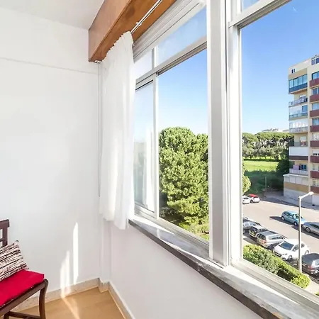 Spacious In With Parking Included